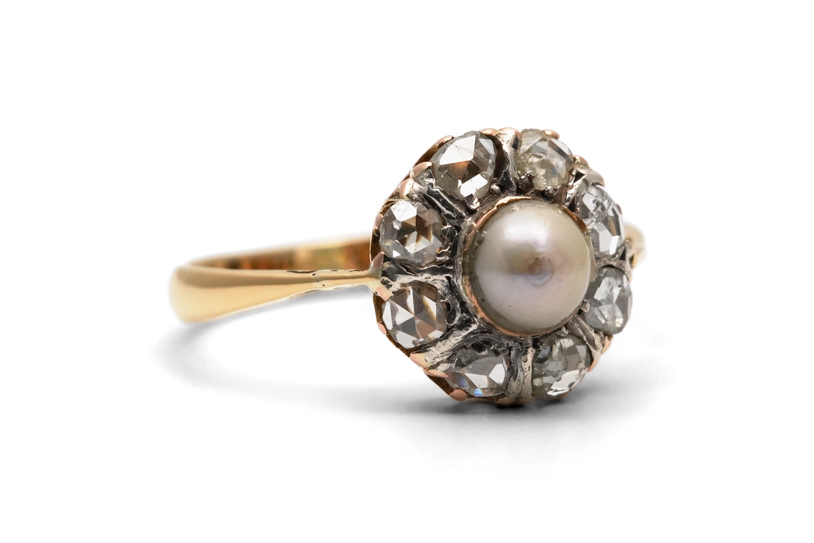 Bague Art Déco en or jaune 18 carats sertie d'une perle et de diamants taille "rose"