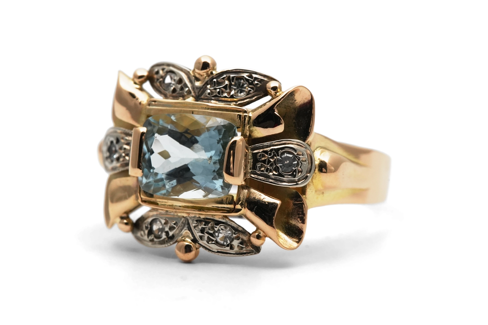 Bague Art Déco en or jaune 18 carats sertie d'une aigue marine et de diamants taille "8/8"