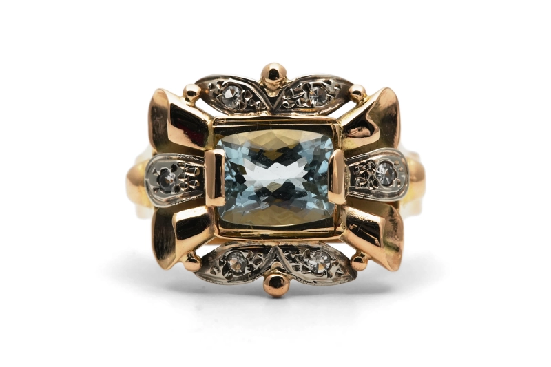 Bague Art Déco en or jaune 18 carats sertie d'une aigue marine et de diamants taille "8/8"