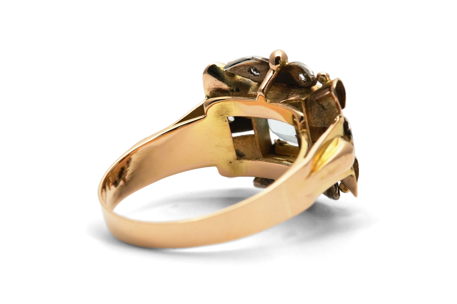 Bague Art Déco en or jaune 18 carats sertie d'une aigue marine et de diamants taille "8/8"