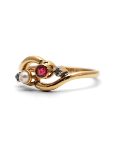 Bague Art Nouveau en or jaune 18 carats sertie d'une perle, d'un rubis et de diamants taille "rose"