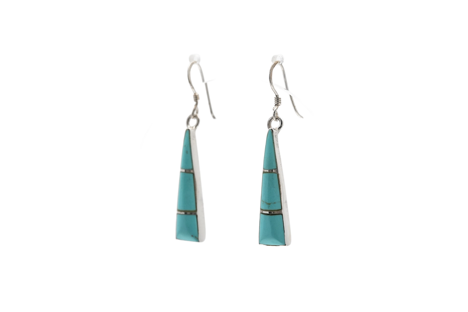 Boucles d'oreilles contemporaines en argent serties de turquoises
