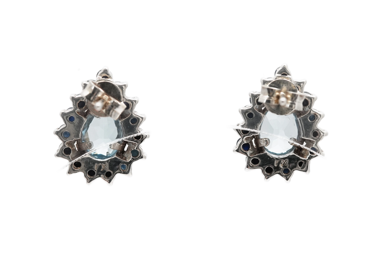 Boucles d'oreilles contemporaines en argent 925 serties de topazes et de saphirs