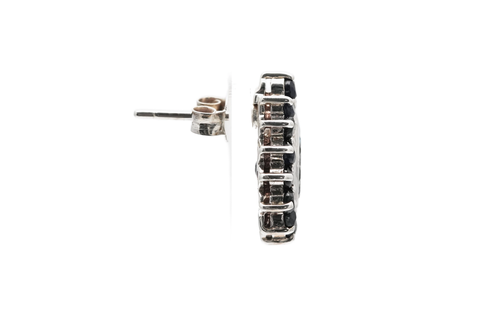 Boucles d'oreilles contemporaines en argent 925 serties de topazes et de saphirs