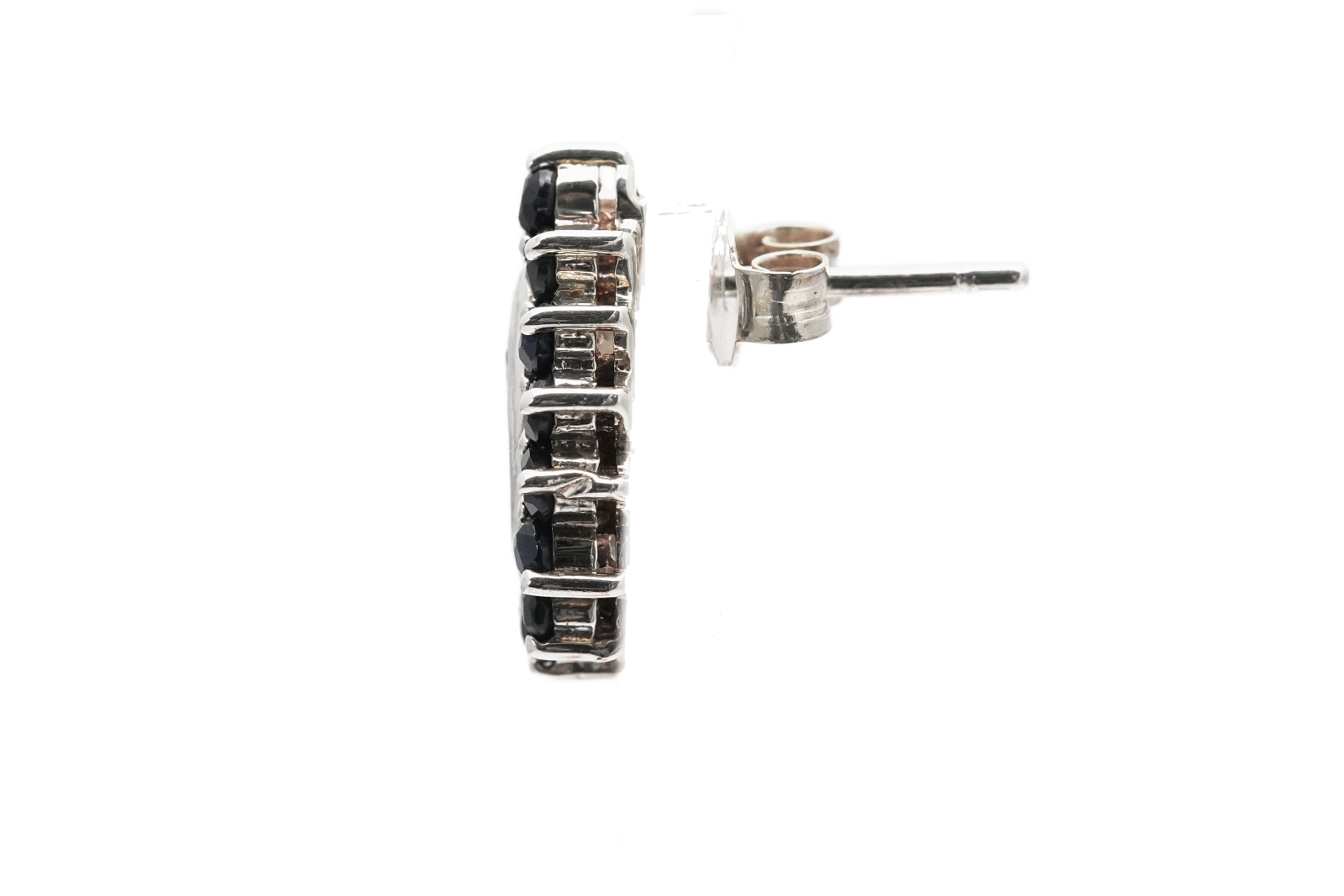 Boucles d'oreilles contemporaines en argent 925 serties de topazes et de saphirs
