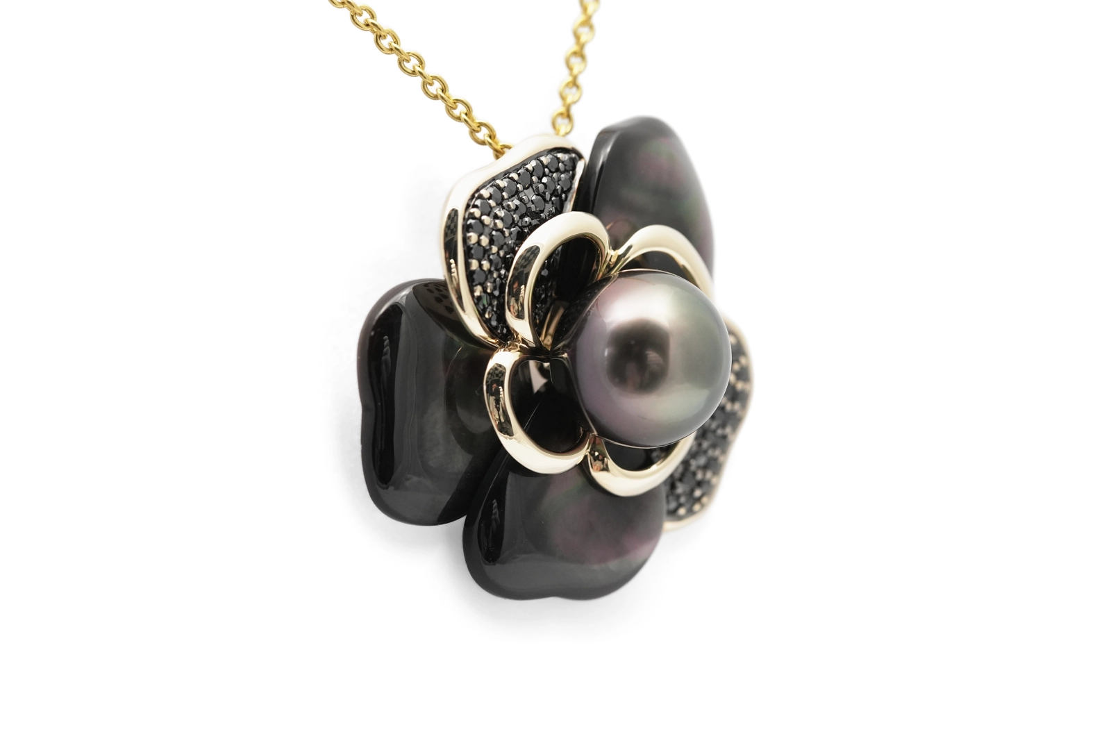 Pendentif fleur contemporain en or jaune 9 carats serti d'une perle, de nacre et de zirconiums noirs