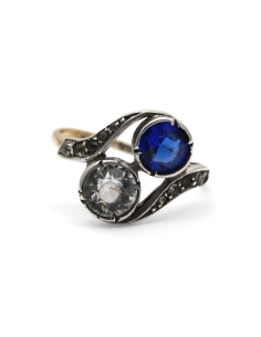 Bague Art Nouveau en or jaune 18 carats et argent sertie d'un saphir de synthèse et de strass