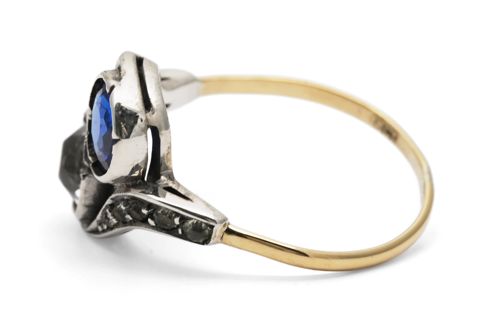 Bague Art Nouveau en or jaune 18 carats et argent sertie d'un saphir de synthèse et de strass