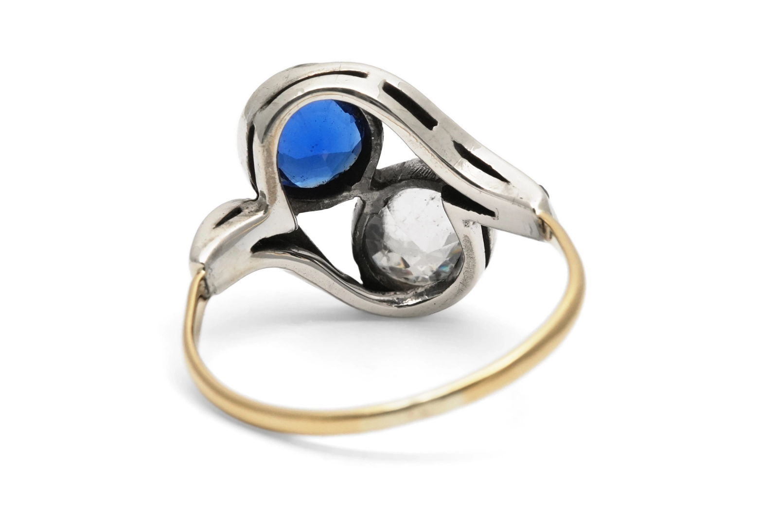 Bague Art Nouveau en or jaune 18 carats et argent sertie d'un saphir de synthèse et de strass