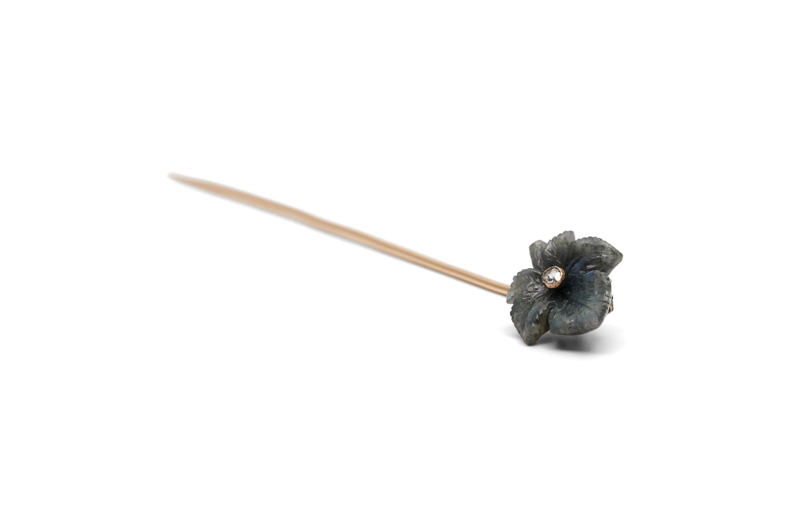 Pique à cravate Art Nouveau en or jaune 18 carats sertie d'un diamant taille "rose" et de labradorite