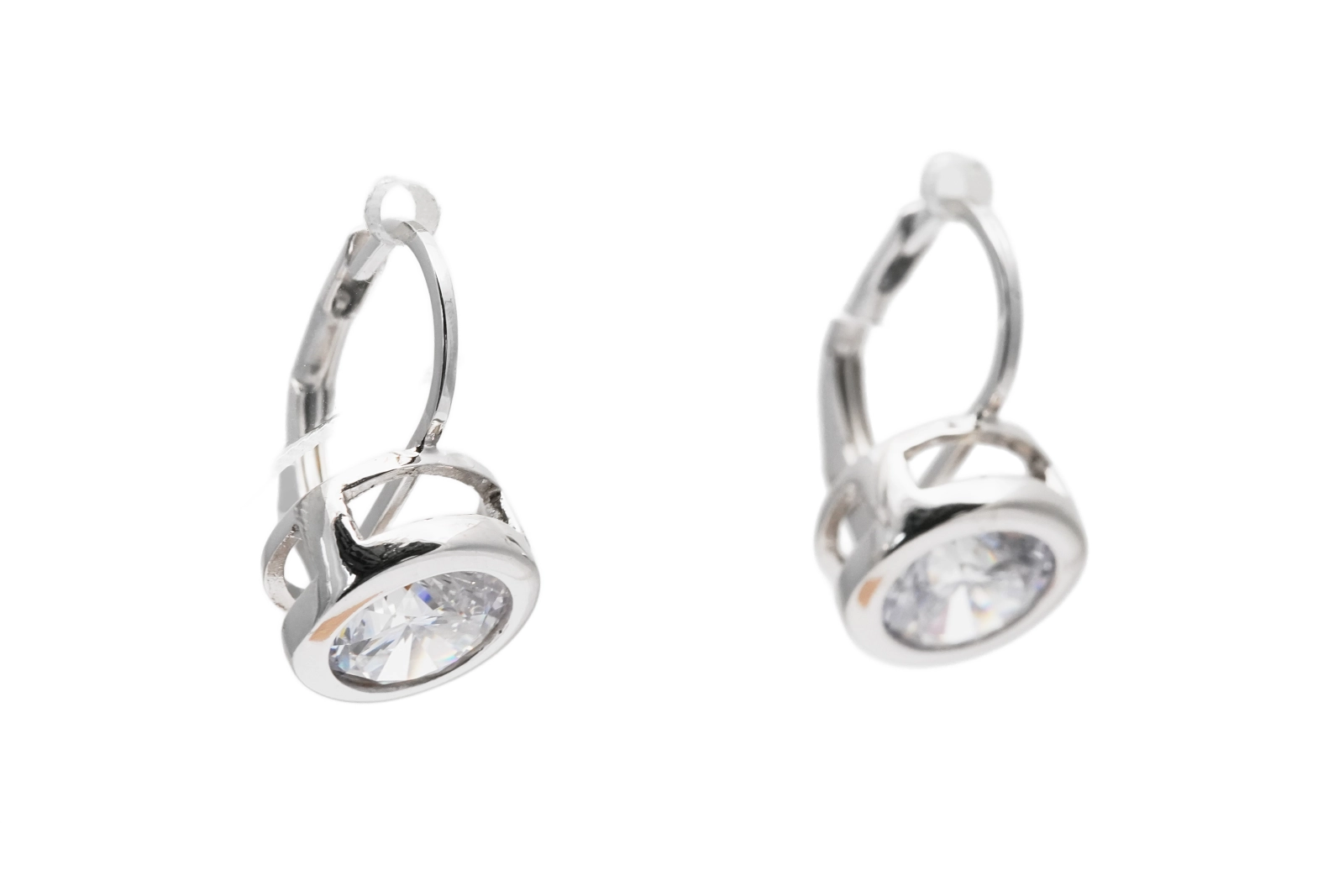 Boucles d'oreilles contemporaines en argent 925 serties de zirconiums