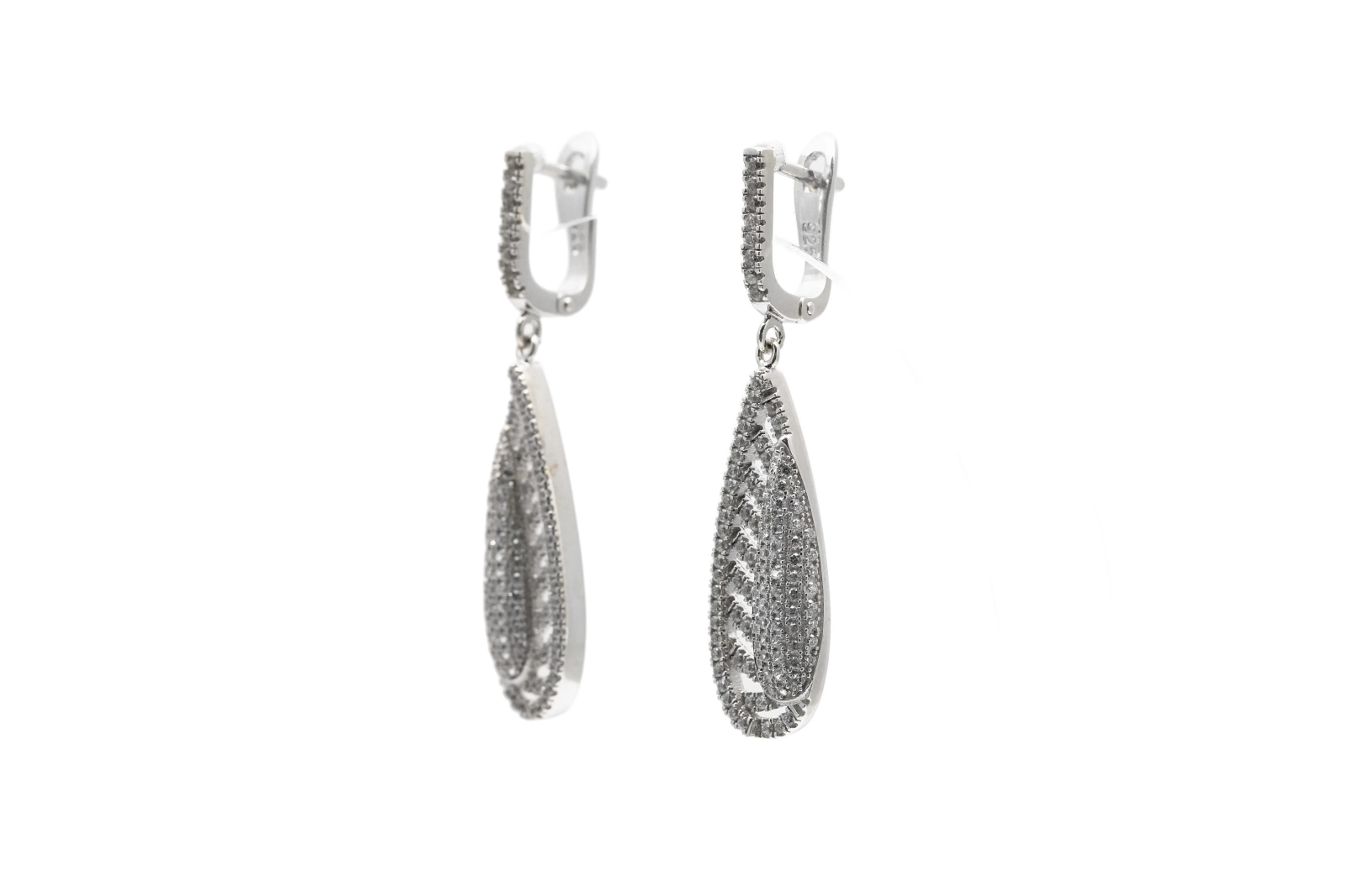 Boucles d'oreilles contemporaines en argent 925 serties de zirconiums