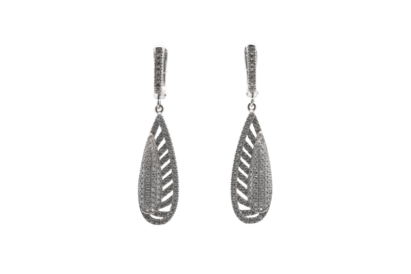 Boucles d'oreilles contemporaines en argent 925 serties de zirconiums