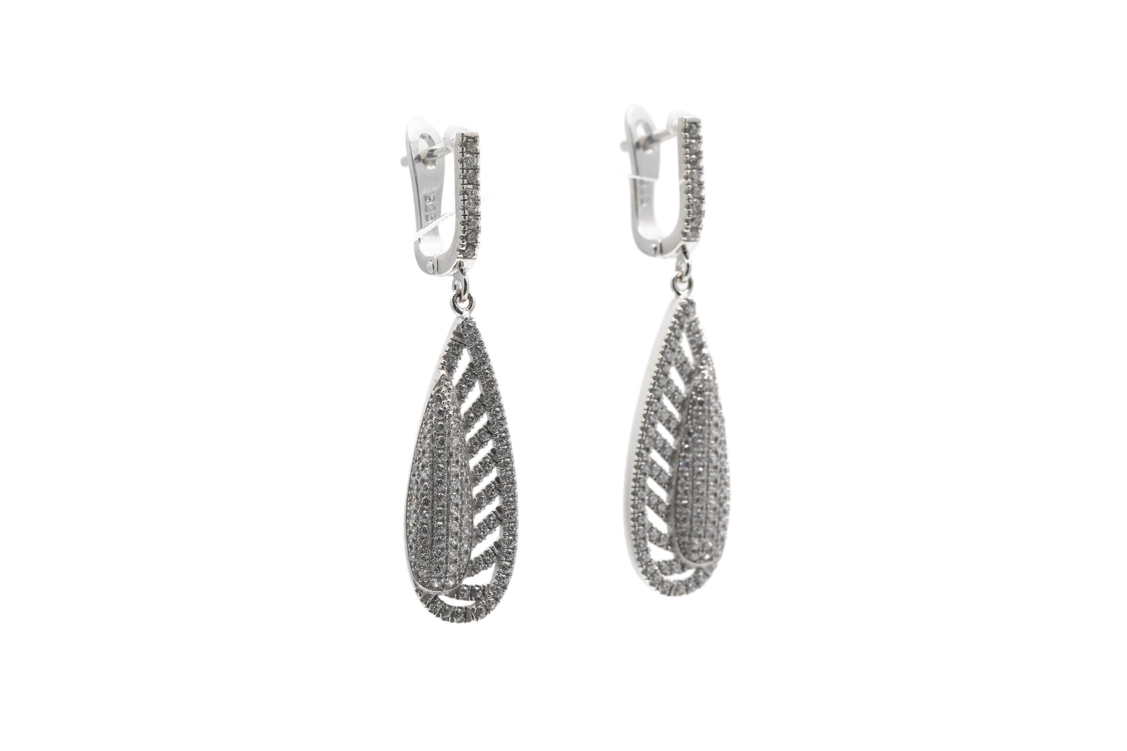 Boucles d'oreilles contemporaines en argent 925 serties de zirconiums