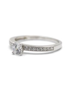 Bague contemporaine en argent 925 sertie de zirconiums