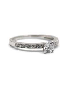 Bague contemporaine en argent 925 sertie de zirconiums