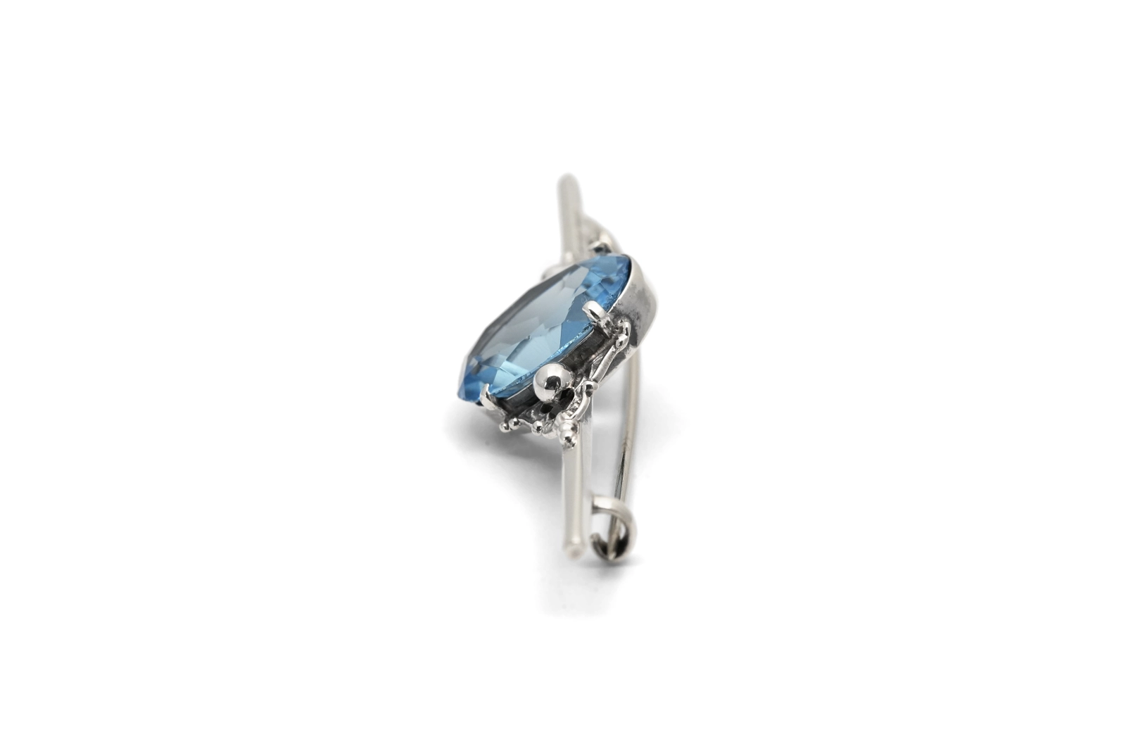 Broche Art Déco en argent 925 sertie d'une spinelle