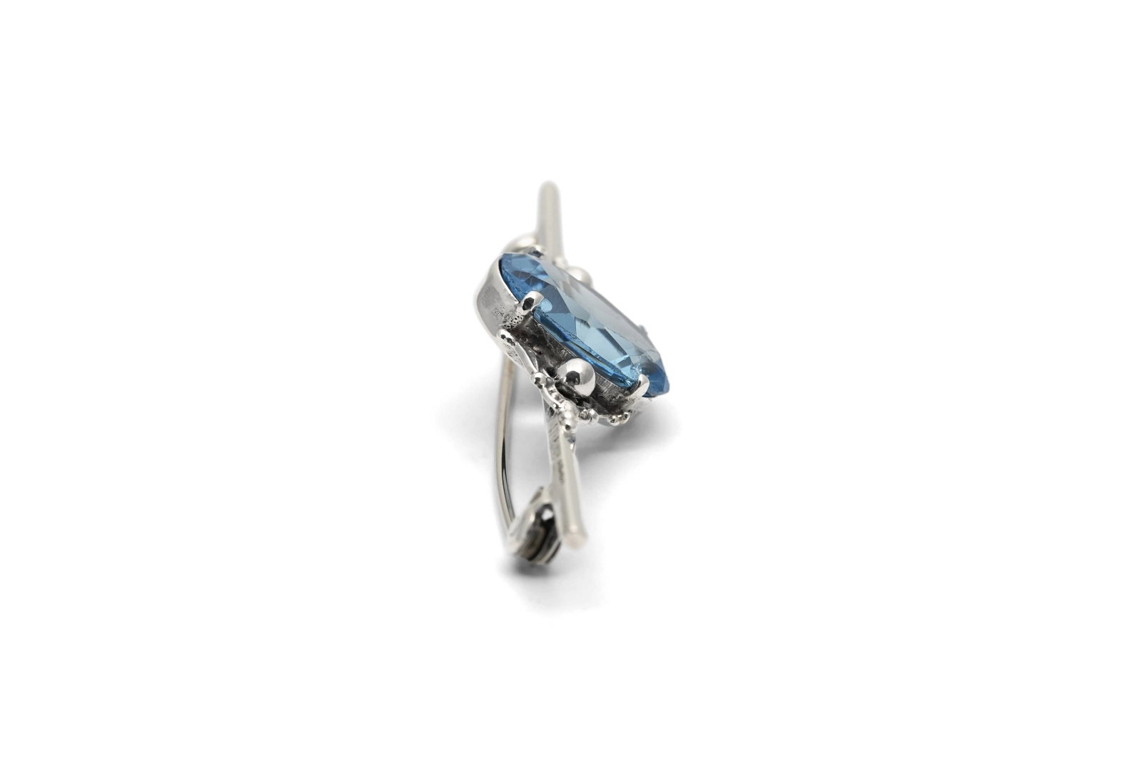 Broche Art Déco en argent 925 sertie d'une spinelle