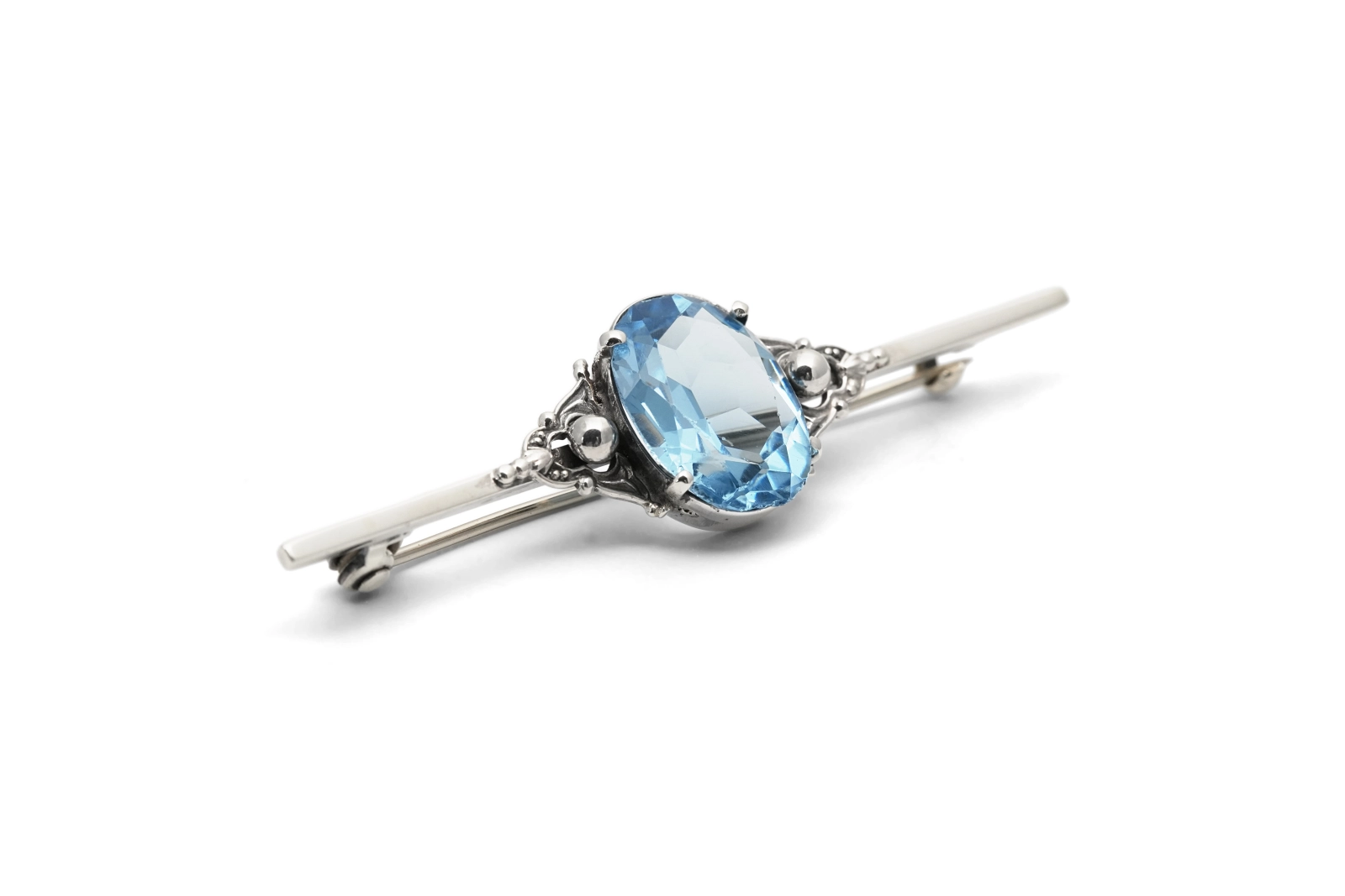 Broche Art Déco en argent 925 sertie d'une spinelle