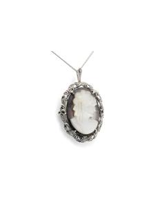 Pendentif / Broche Années 50 en argent serti de nacre et de marcassites