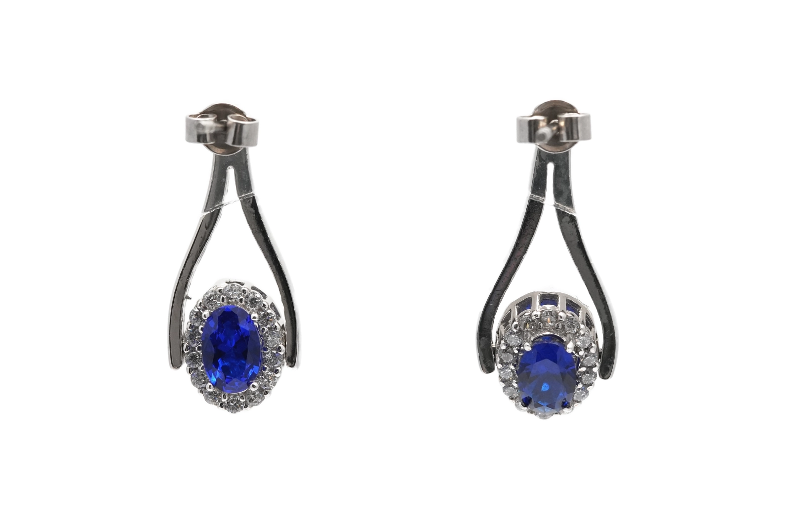 Boucles d'oreilles contemporaines en argent 925 serties de zirconiums