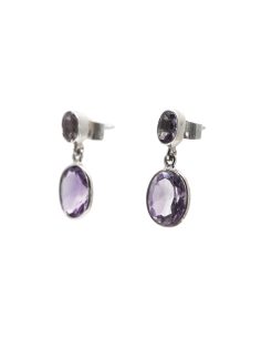 Boucles d'oreilles contemporaines en argent serties d'améthystes