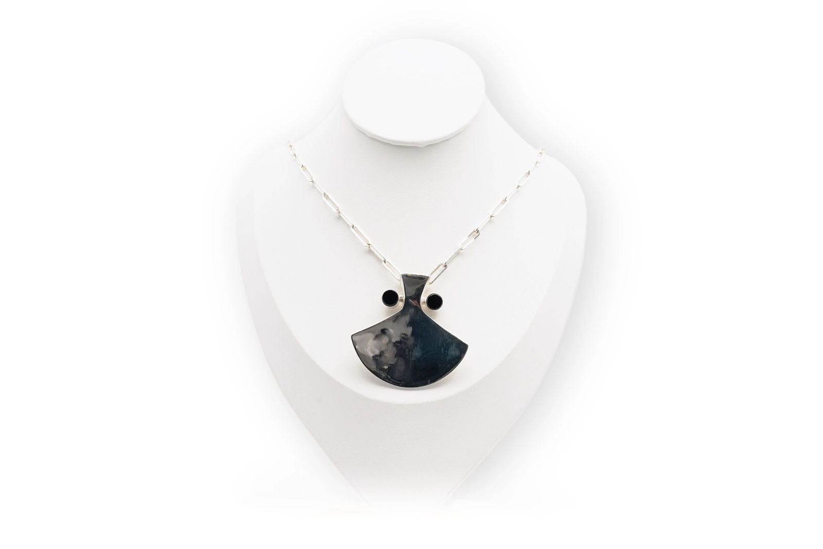 Collier Années 70 en argent 835 serti d'onyx
