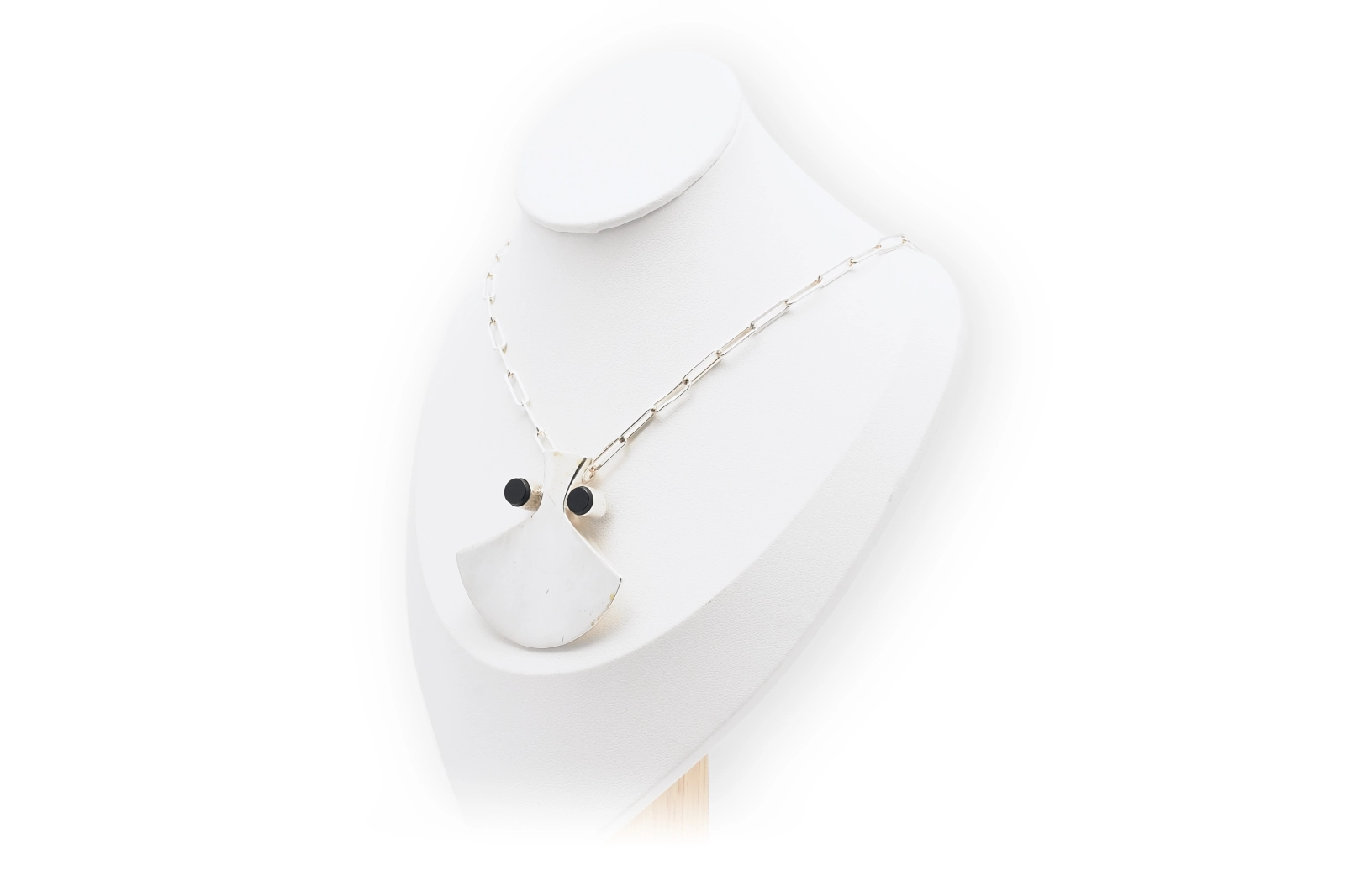 Collier Années 70 en argent 835 serti d'onyx
