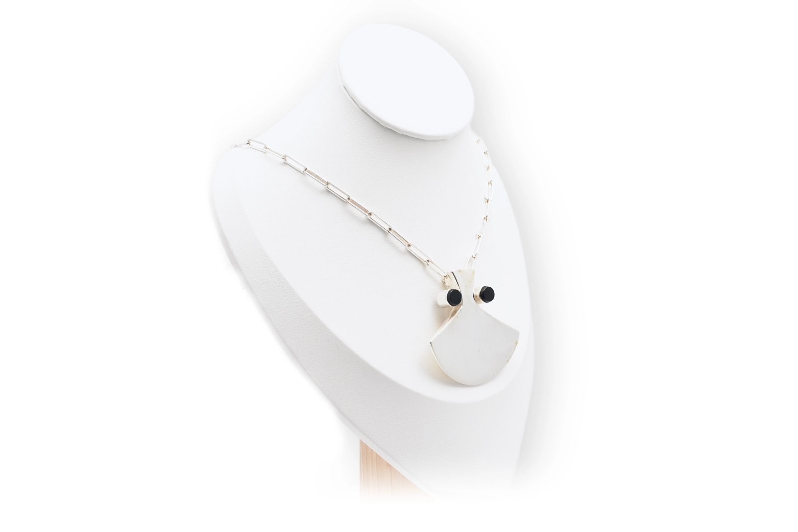 Collier Années 70 en argent 835 serti d'onyx