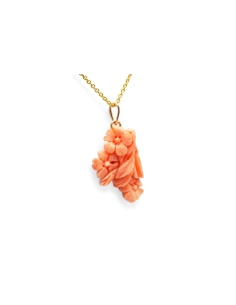 Pendentif Années 70 en or jaune 18 carats fait de motifs floraux en corail