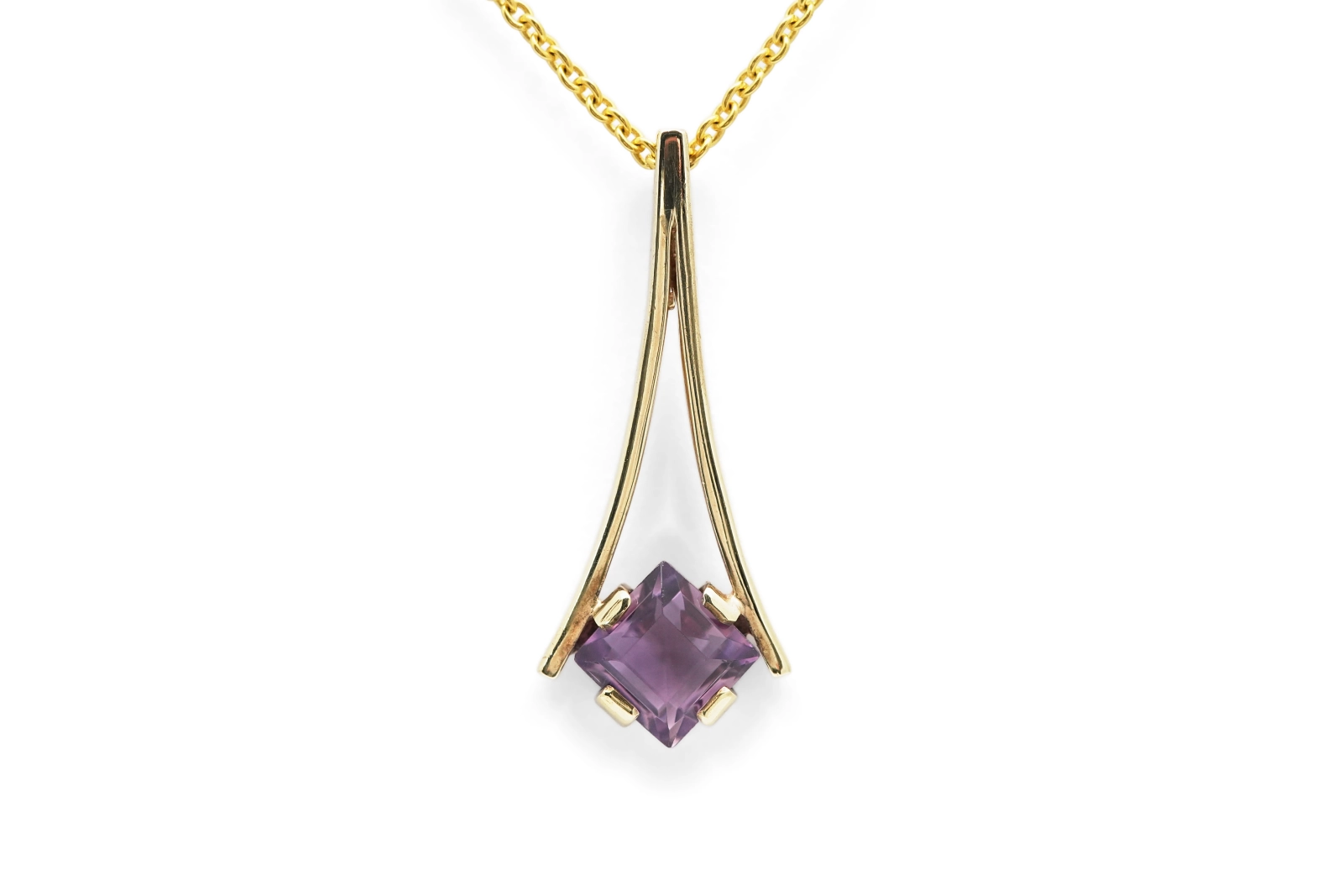 Pendentif Années 70 en or jaune 8 carats serti d'une améthyste
