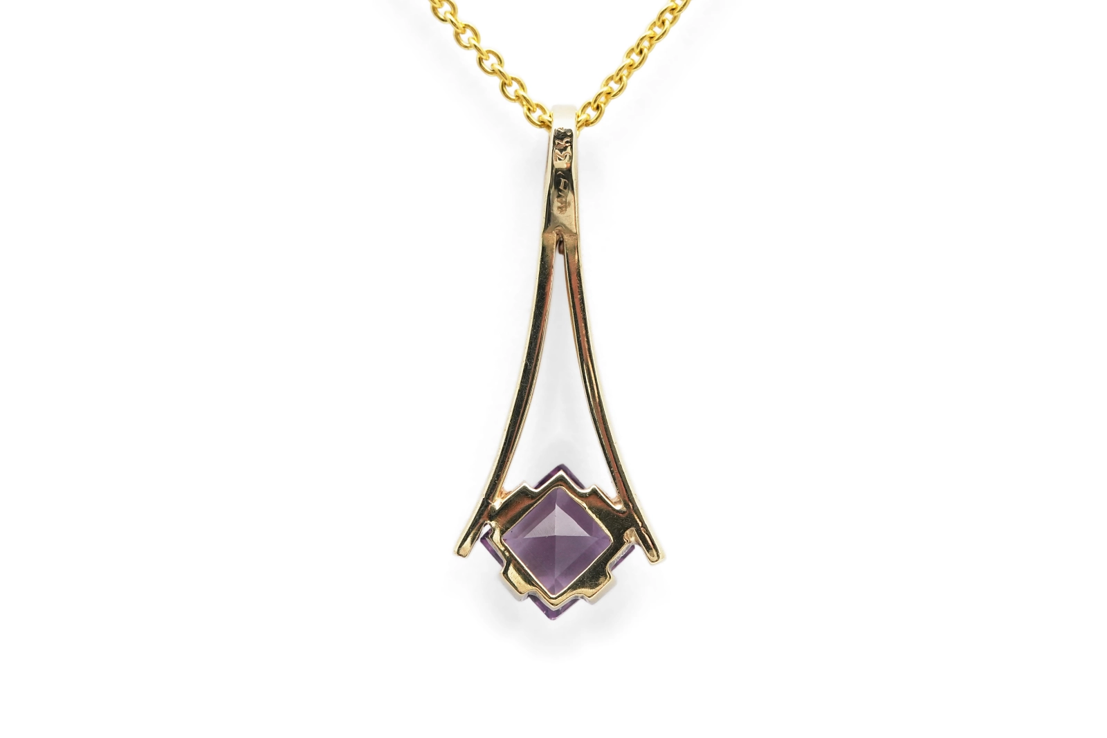 Pendentif Années 70 en or jaune 8 carats serti d'une améthyste