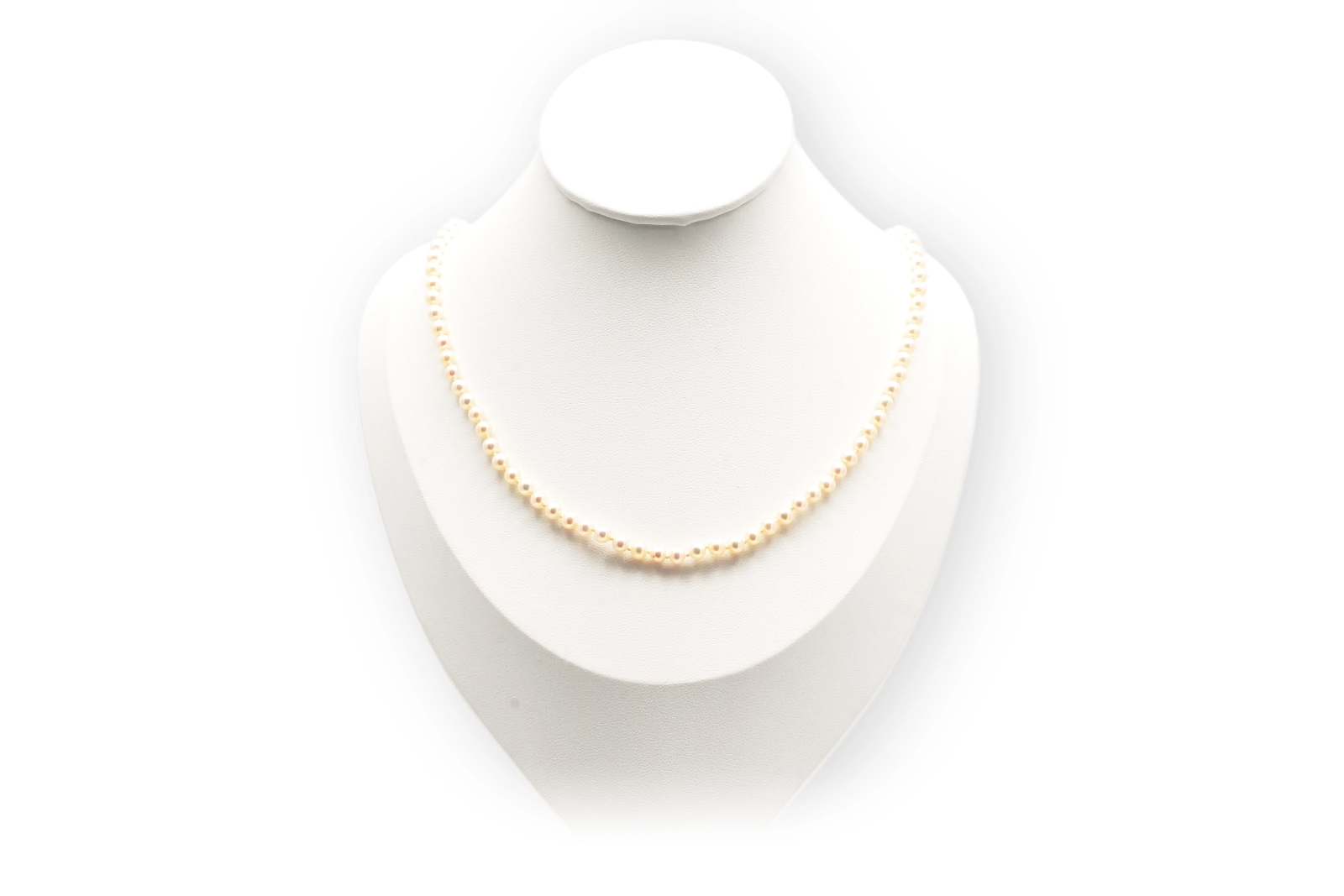 Collier de perles contemporain et or jaune 18 carats