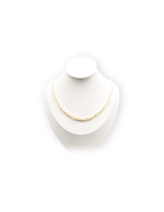 Collier de perles contemporain et or jaune 18 carats
