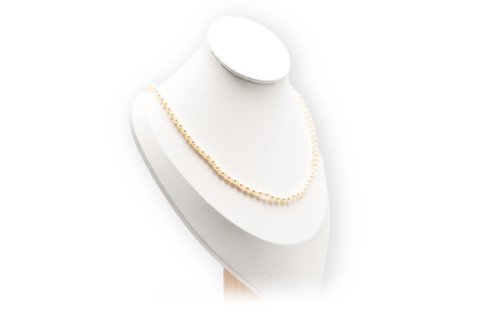 Collier de perles contemporain et or jaune 18 carats
