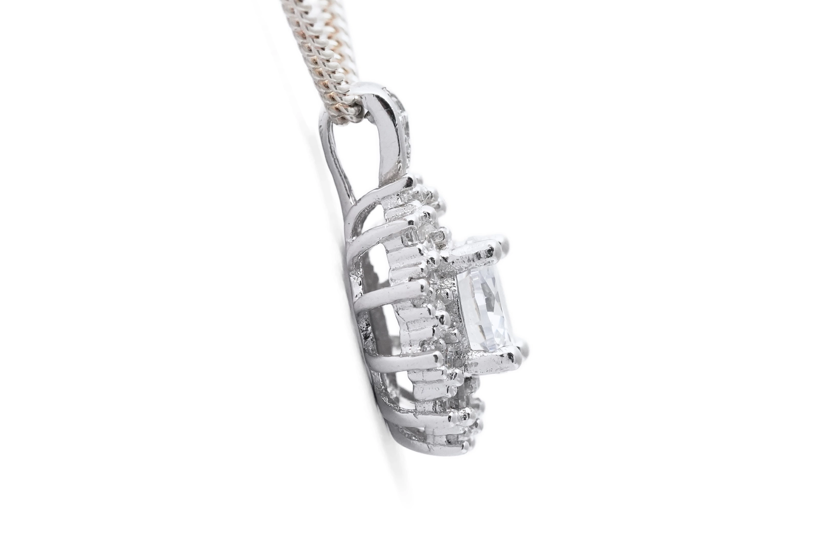 Pendentif contemporain en argent 925 serti de zirconiums