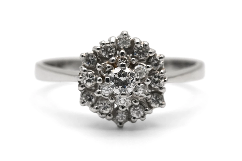 Bague Années 70 en or blanc 18 carats sertie de diamants taille "brillant" (+-0.76 ct)