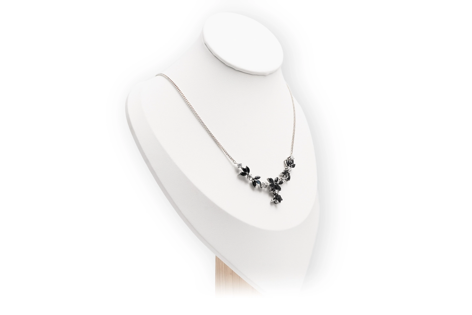 Collier Années 70 en argent serti de saphirs et de zirconiums