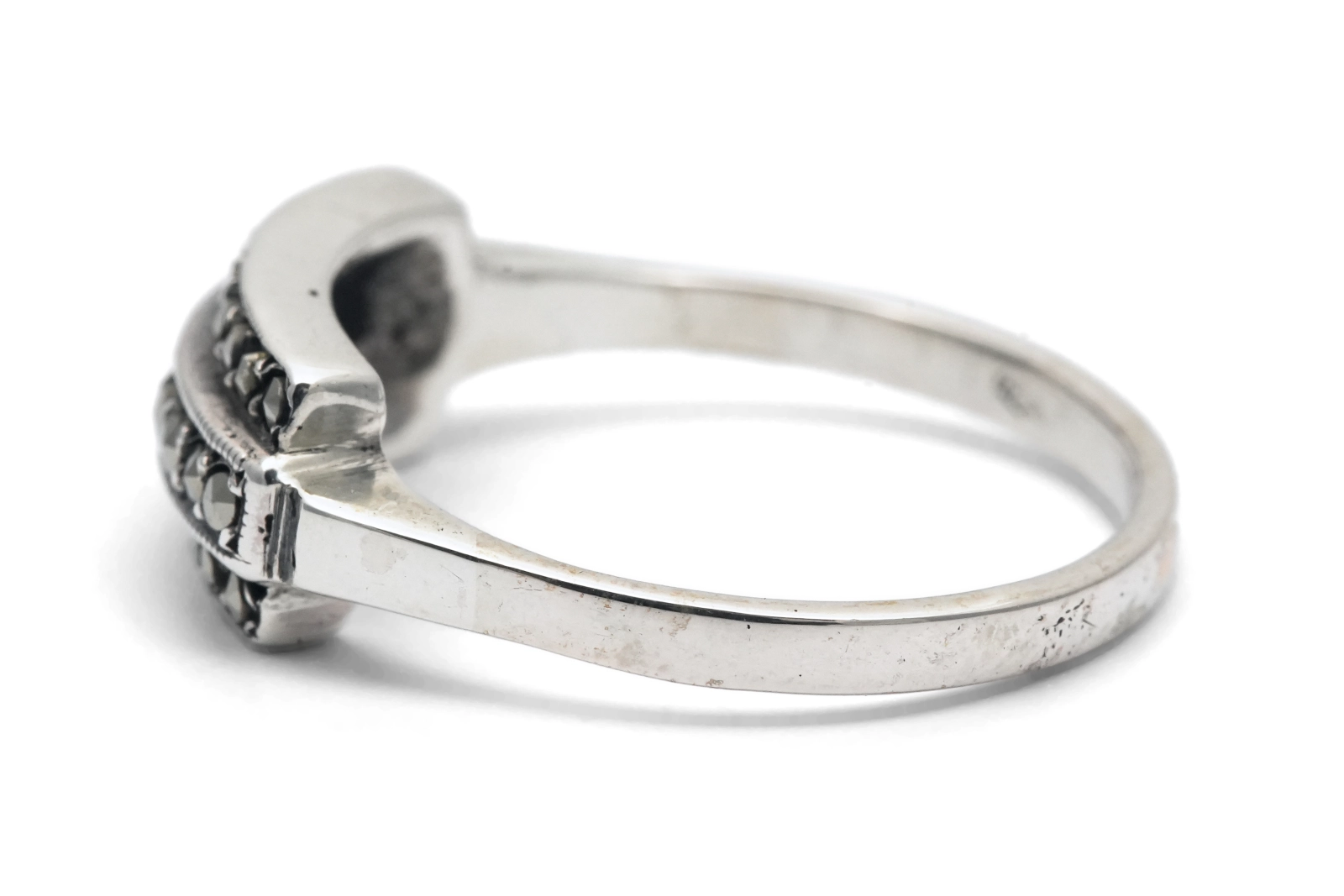 Bague Art Déco en argent sertie de marcassites
