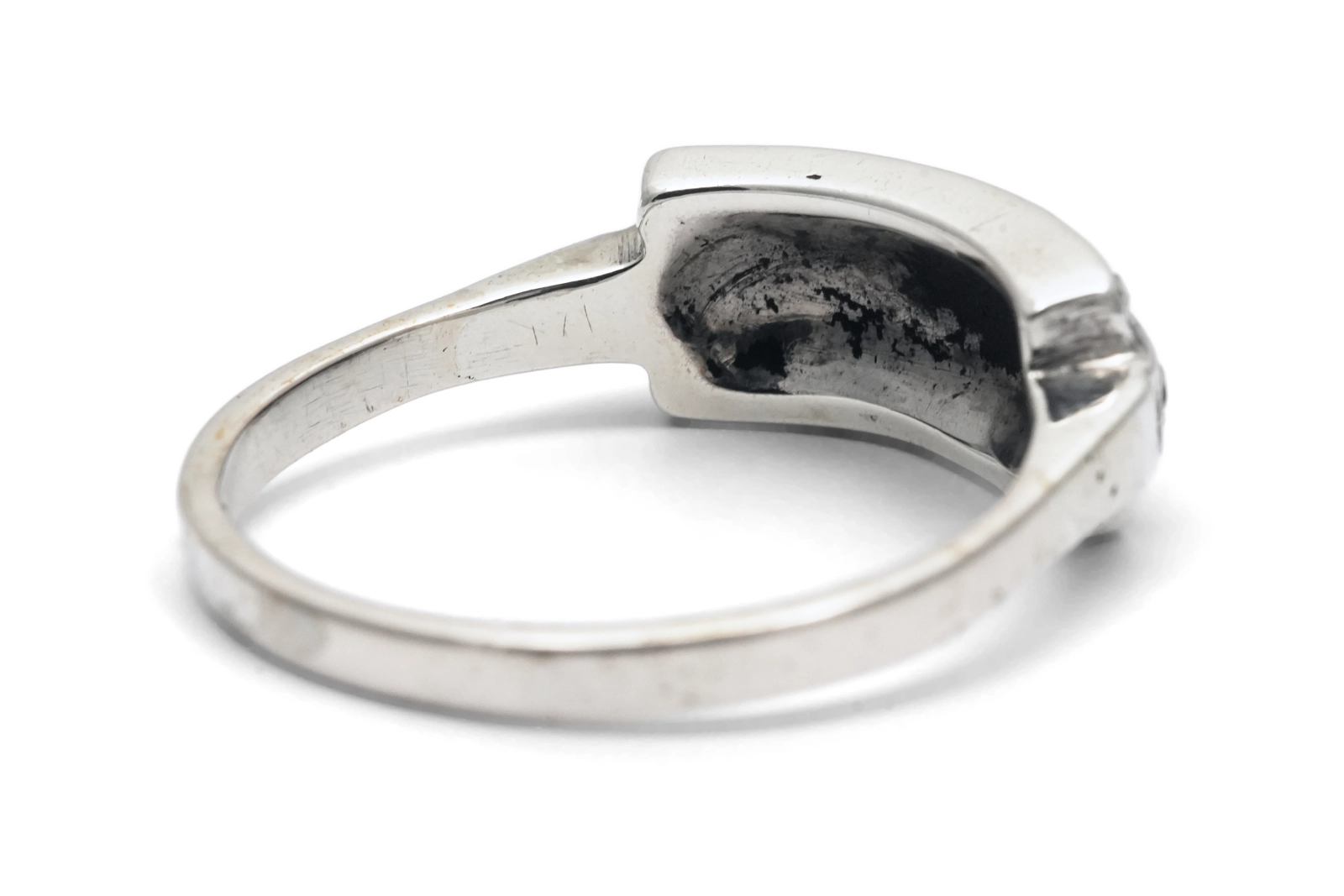 Bague Art Déco en argent sertie de marcassites