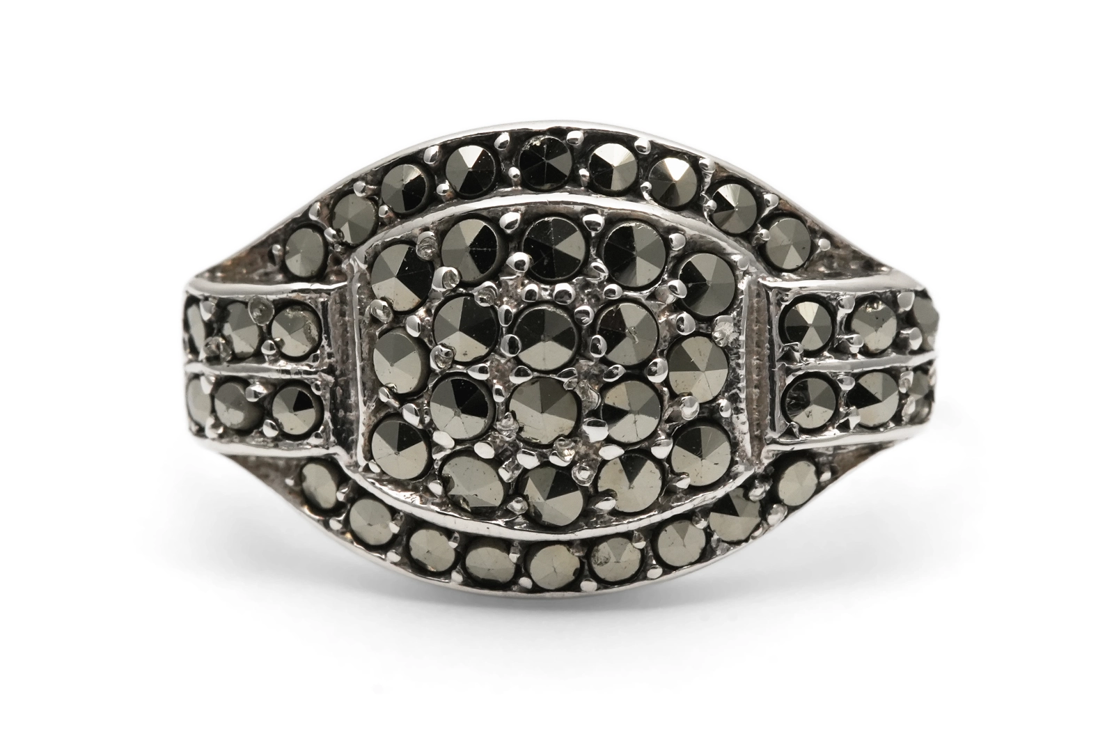 Bague Art Déco en argent 935 sertie de marcassites