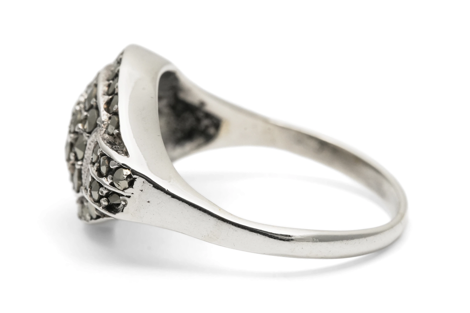Bague Art Déco en argent 935 sertie de marcassites