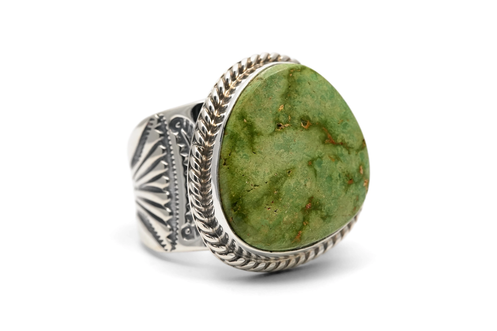 Bague Années 70 en argent 925 sertie d'une turquoise verte
