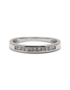 Alliance américaine contemporaine en or blanc 18 carats sertie de diamants taille "princesse" (+- 0.27 ct)