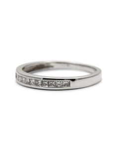 Alliance américaine contemporaine en or blanc 18 carats sertie de diamants taille "princesse" (+- 0.27 ct)