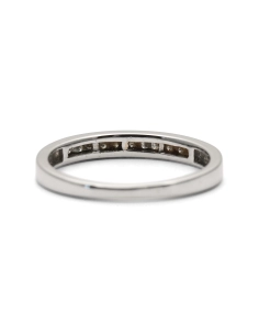 Alliance américaine contemporaine en or blanc 18 carats sertie de diamants taille "princesse" (+- 0.27 ct)