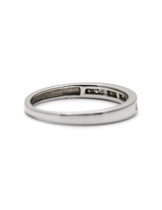 Alliance américaine contemporaine en or blanc 18 carats sertie de diamants taille "princesse" (+- 0.27 ct)