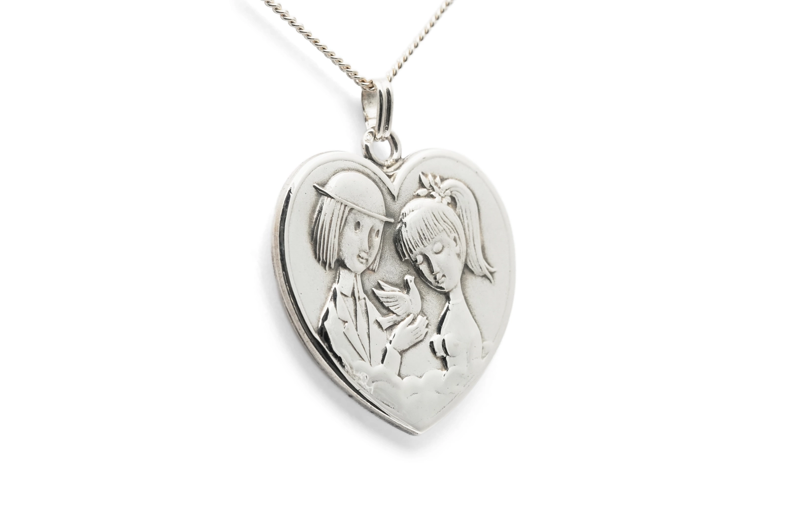 Pendentif Années 50 "Les amoureux de Peynet" en argent