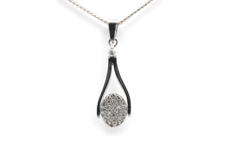 Pendentif contemporain en argent 925 serti de zirconiums