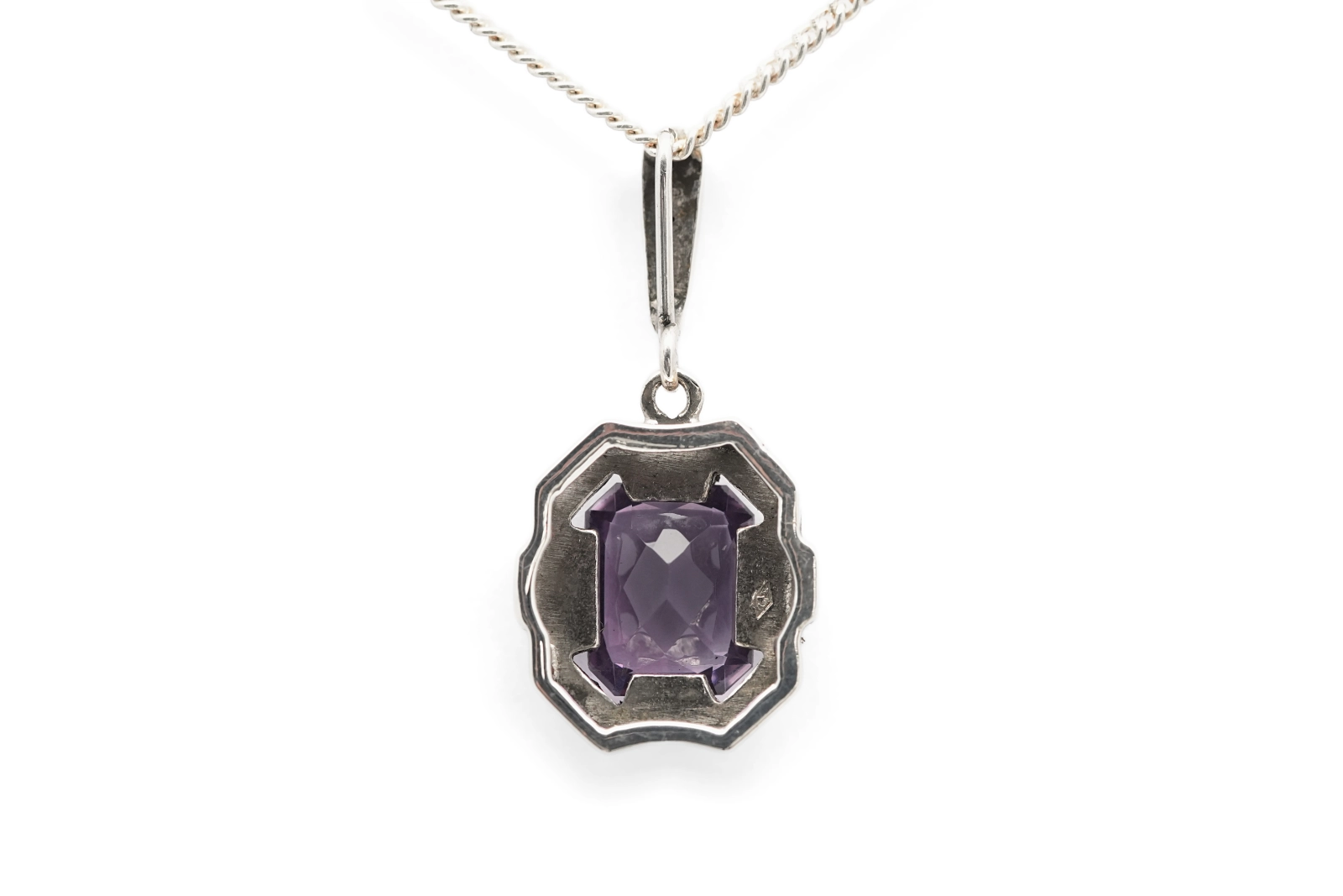 Pendentif Art Déco en argent serti d'une améthyste et de marcassites